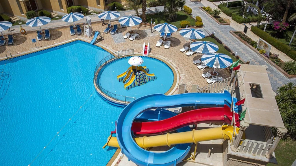 الفندق إيه أم سى رويال - الغردقة